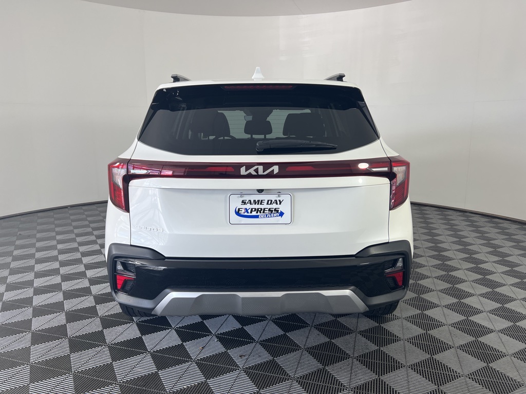 2024 Kia Seltos S photo 19