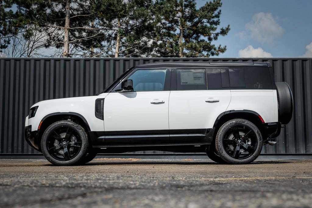 2025 Land Rover Defender 110 X-Dynamic SE photo 4