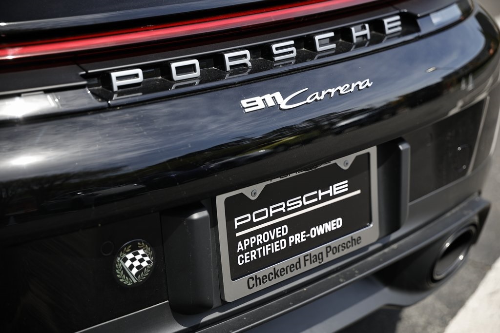 2025 Porsche 911 photo 15