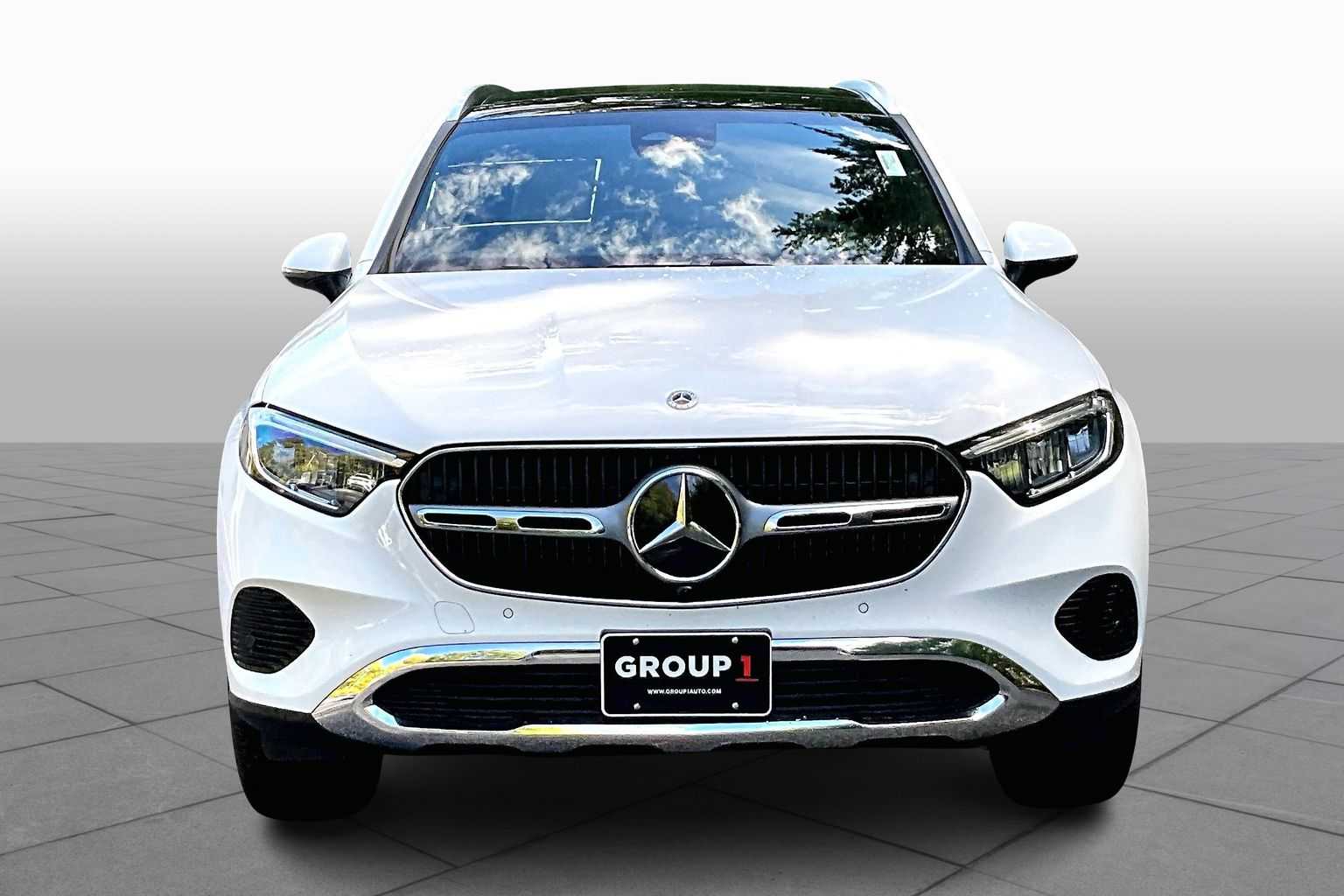 2026 Mercedes Benz GLC 300 4MATIC photo 3