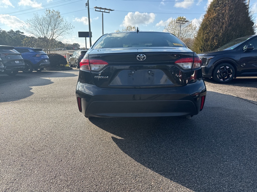 2023 Toyota Corolla LE photo 4