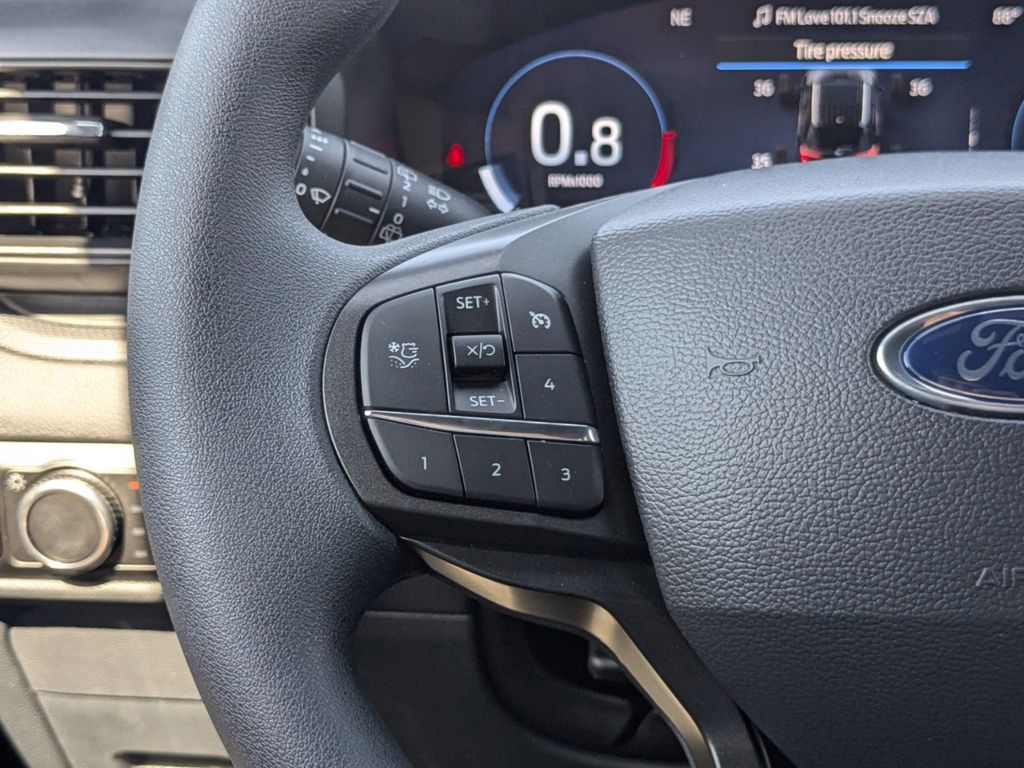 2025 Ford Explorer photo 20
