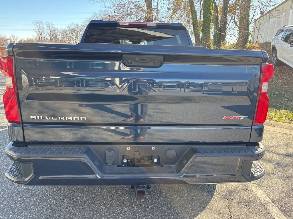 2023 Chevrolet Silverado RST photo 2