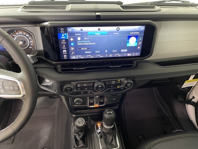 2025 Jeep Wrangler Sahara photo 23