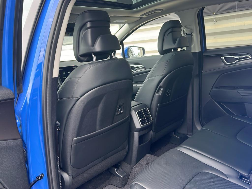 2026 Kia Sportage EX photo 12