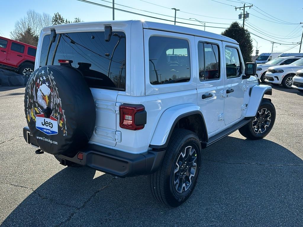 2025 Jeep Wrangler Sahara photo 7