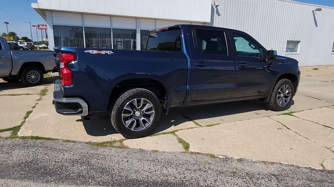 2022 Chevrolet Silverado 1500 LT photo 8