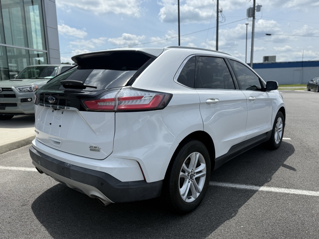 2020 Ford Edge SEL photo 3