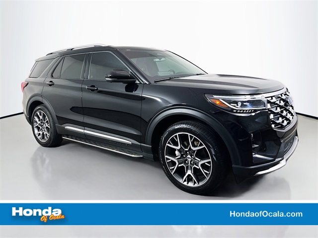 2025 Ford Explorer Platinum's photo