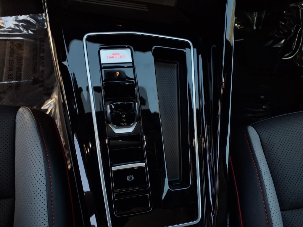 2025 Volkswagen Golf GTI SE photo 9