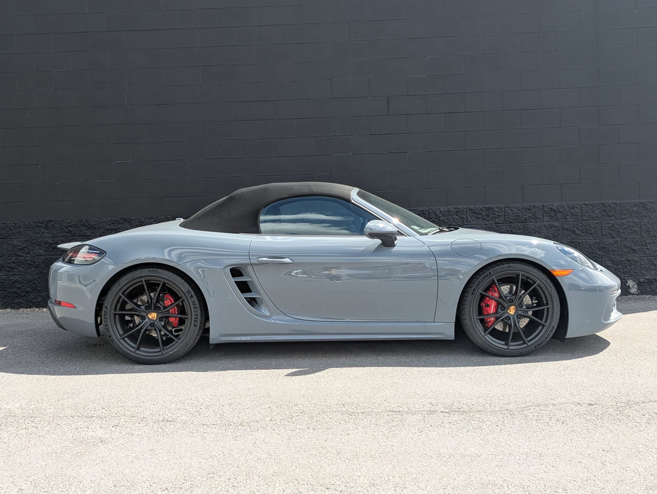 2025 Porsche Boxster S photo 8