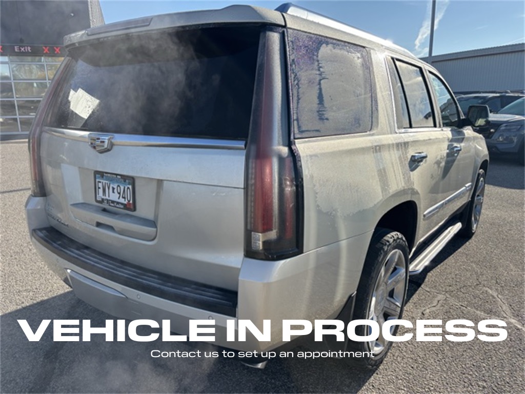 2016 Cadillac Escalade Luxury photo 3