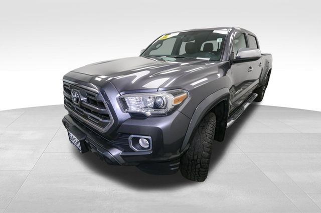 2017 Toyota Tacoma Limited 4x4 photo 4