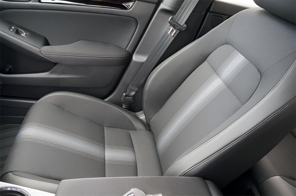 2026 Honda Civic Hatchback Hybrid Sport photo 24