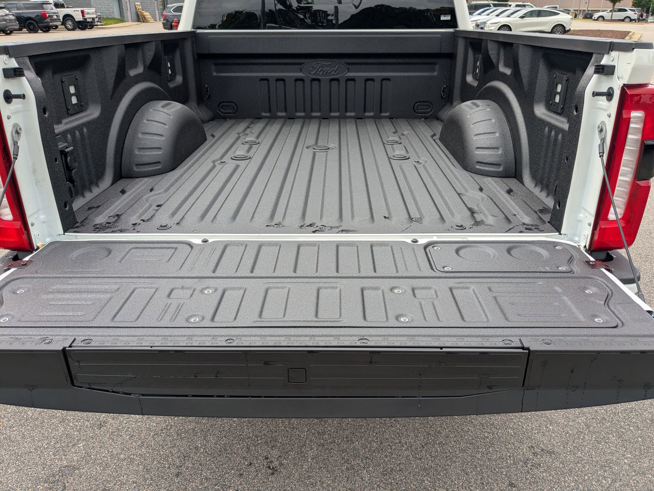 2025 Ford F-350 Lariat photo 31