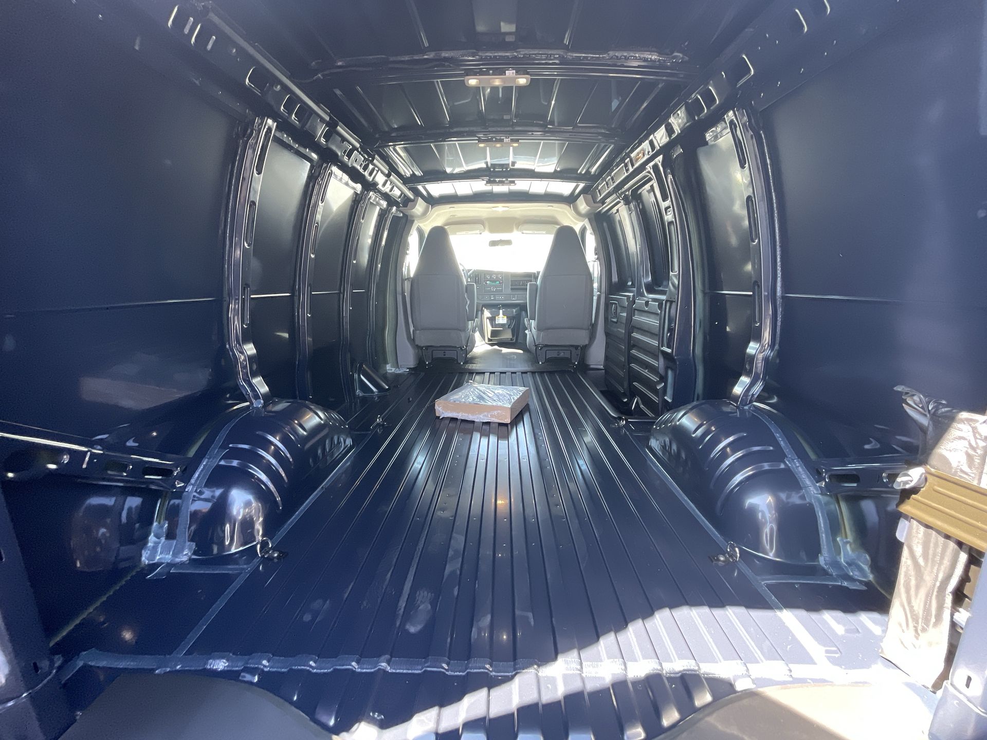 2025 Chevrolet Express Cargo 3500 photo 31