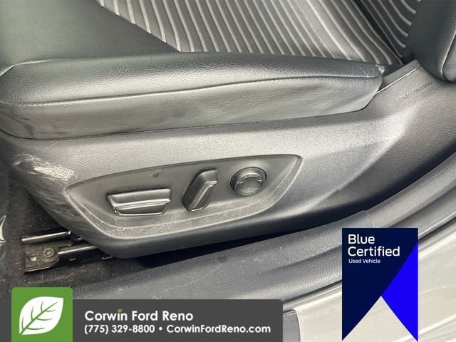 2021 Toyota Camry SE photo 16