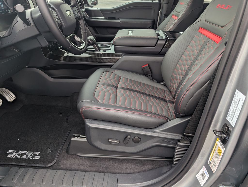 2025 Ford F-150 Lariat photo 10