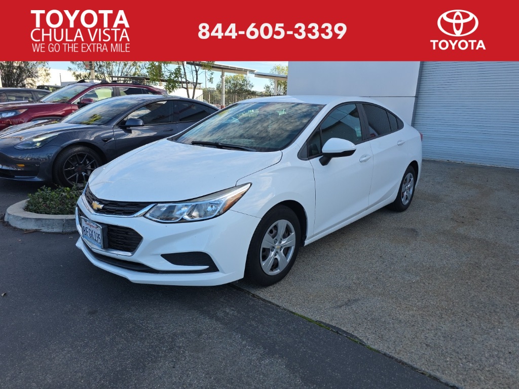 2018 Chevrolet Cruze LS's photo