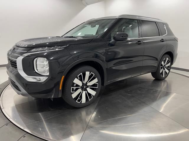 2025 Mitsubishi Outlander SEL Platinum Edition's photo