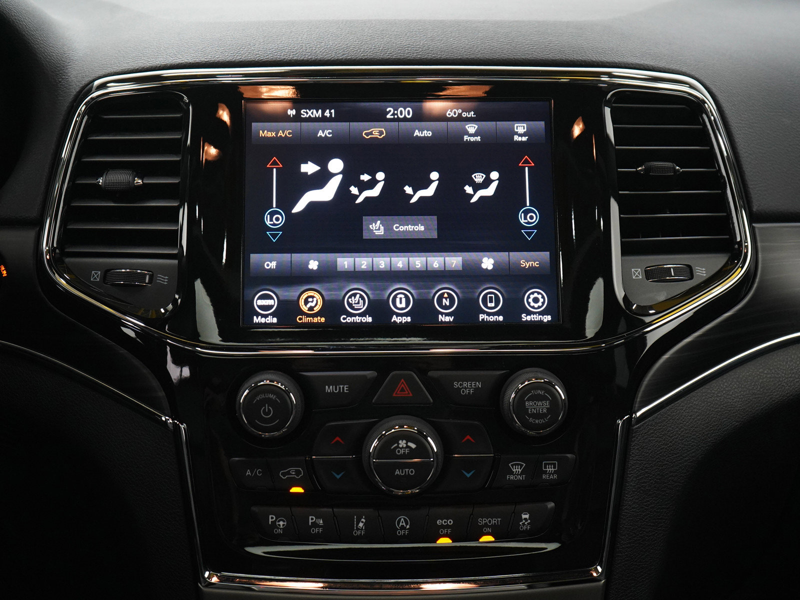 2021 Jeep Grand Cherokee Anniversary Edition photo 14
