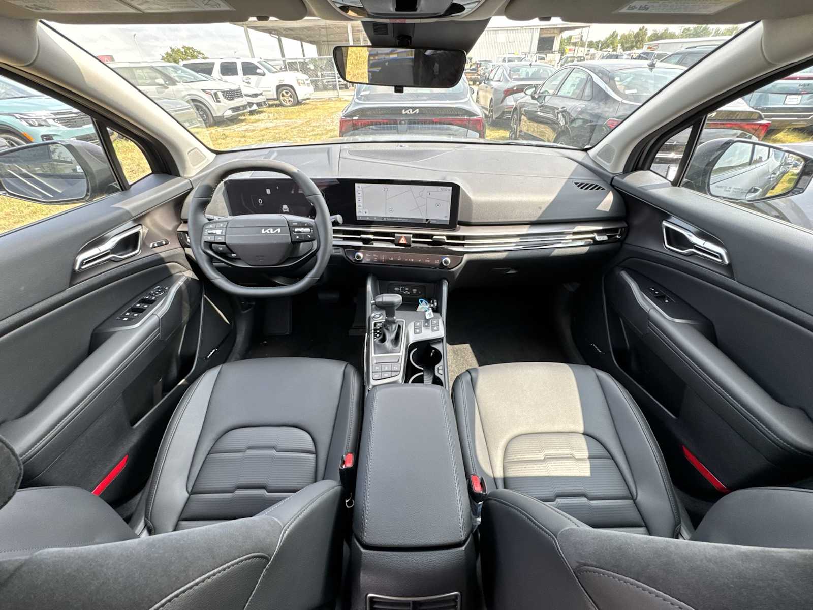 2026 Kia Sportage photo 13