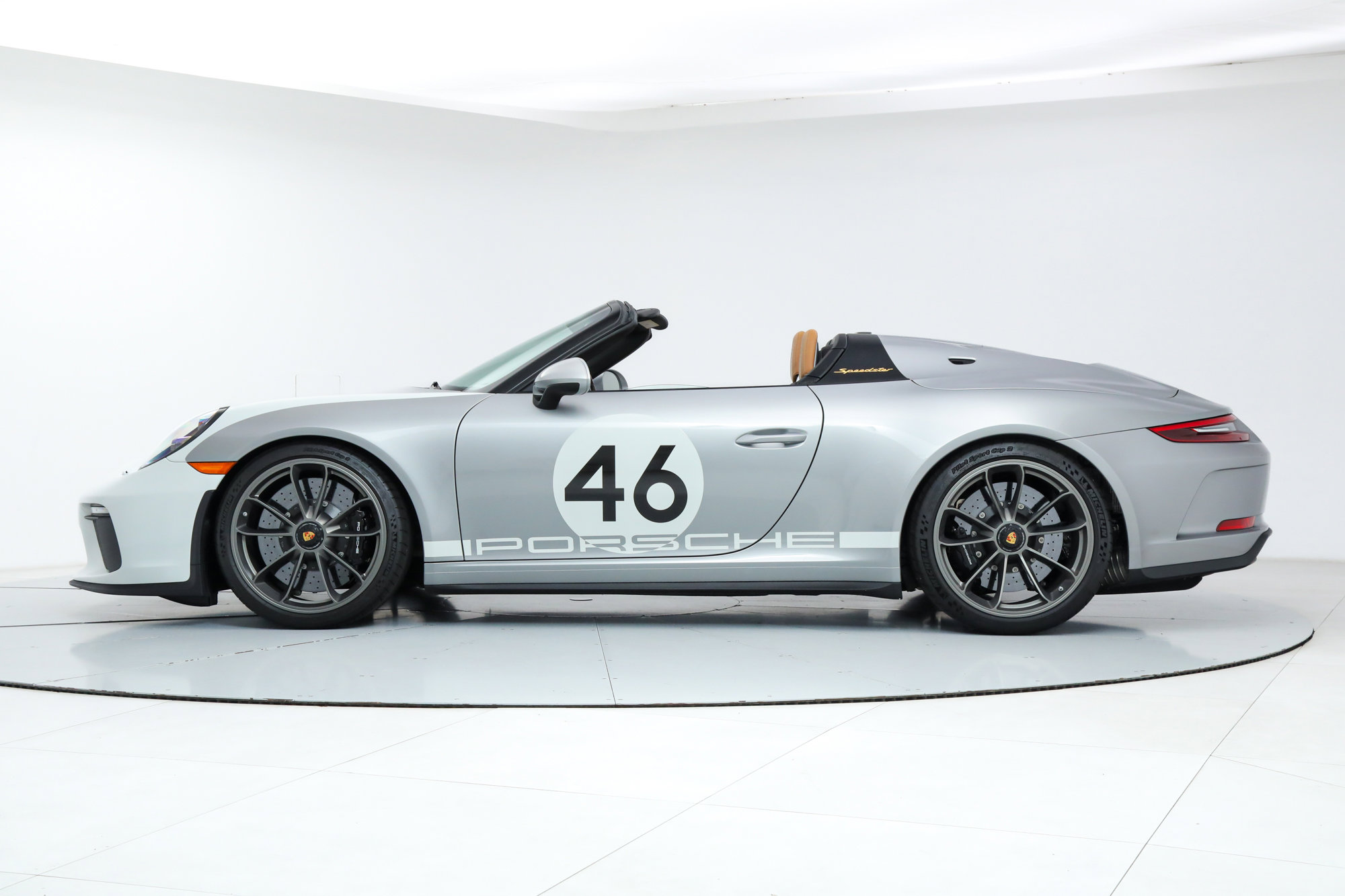 2019 Porsche 911 Speedster Cabriolet photo 2