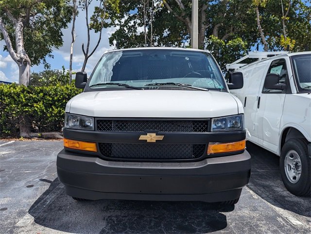 2025 Chevrolet Express Cargo 2500 photo 3
