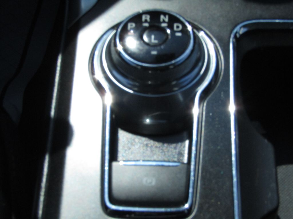 2019 Ford Fusion Hybrid SEL photo 24