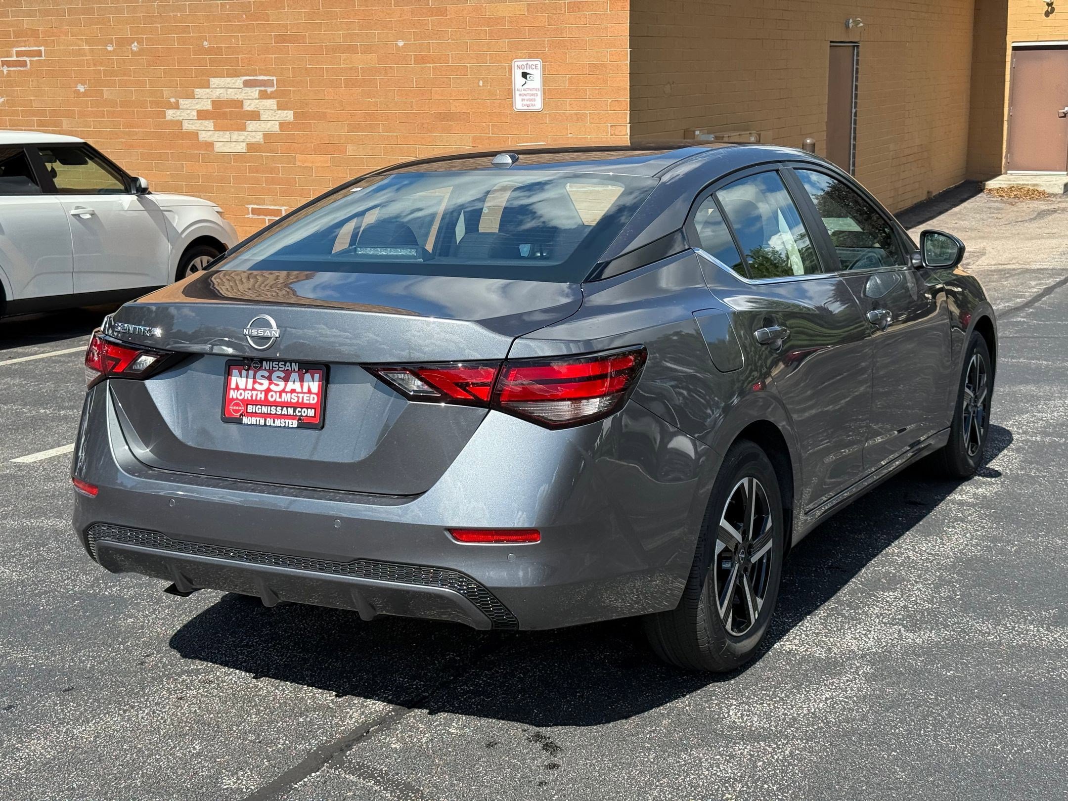2025 Nissan Sentra SV photo 2