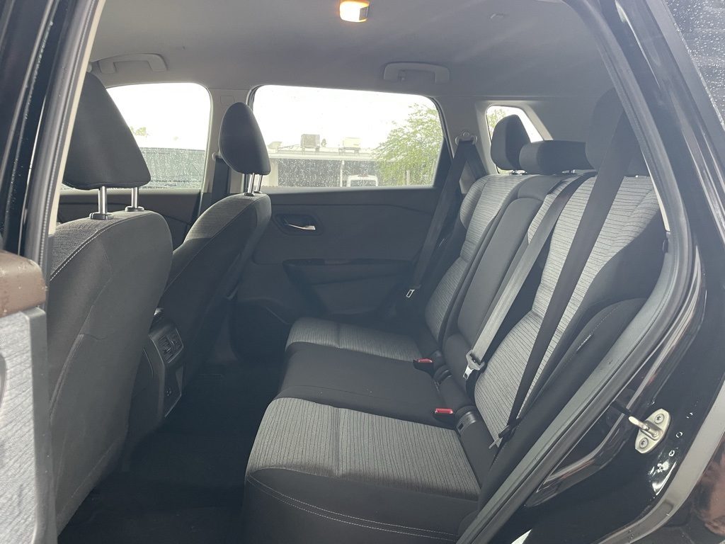 2023 Nissan Rogue SV photo 17