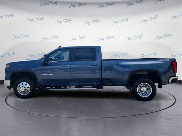 2026 Chevrolet Silverado 3500HD LT photo 2