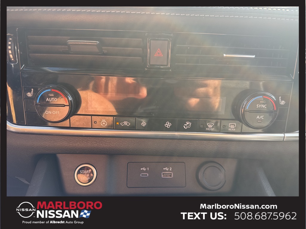2022 Nissan Rogue SV photo 23