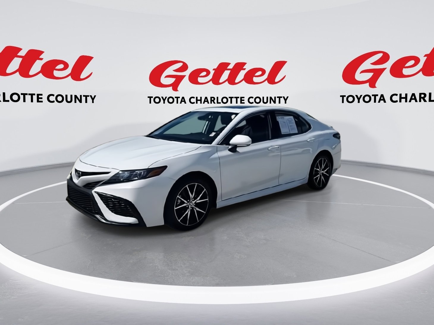 2024 Toyota Camry SE photo 4