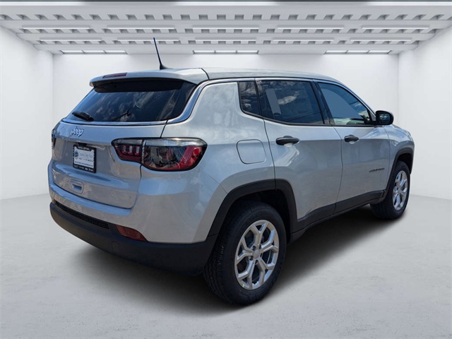 2024 Jeep Compass Sport photo 2