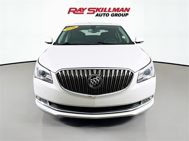 2016 Buick LaCrosse Sport Touring photo 2