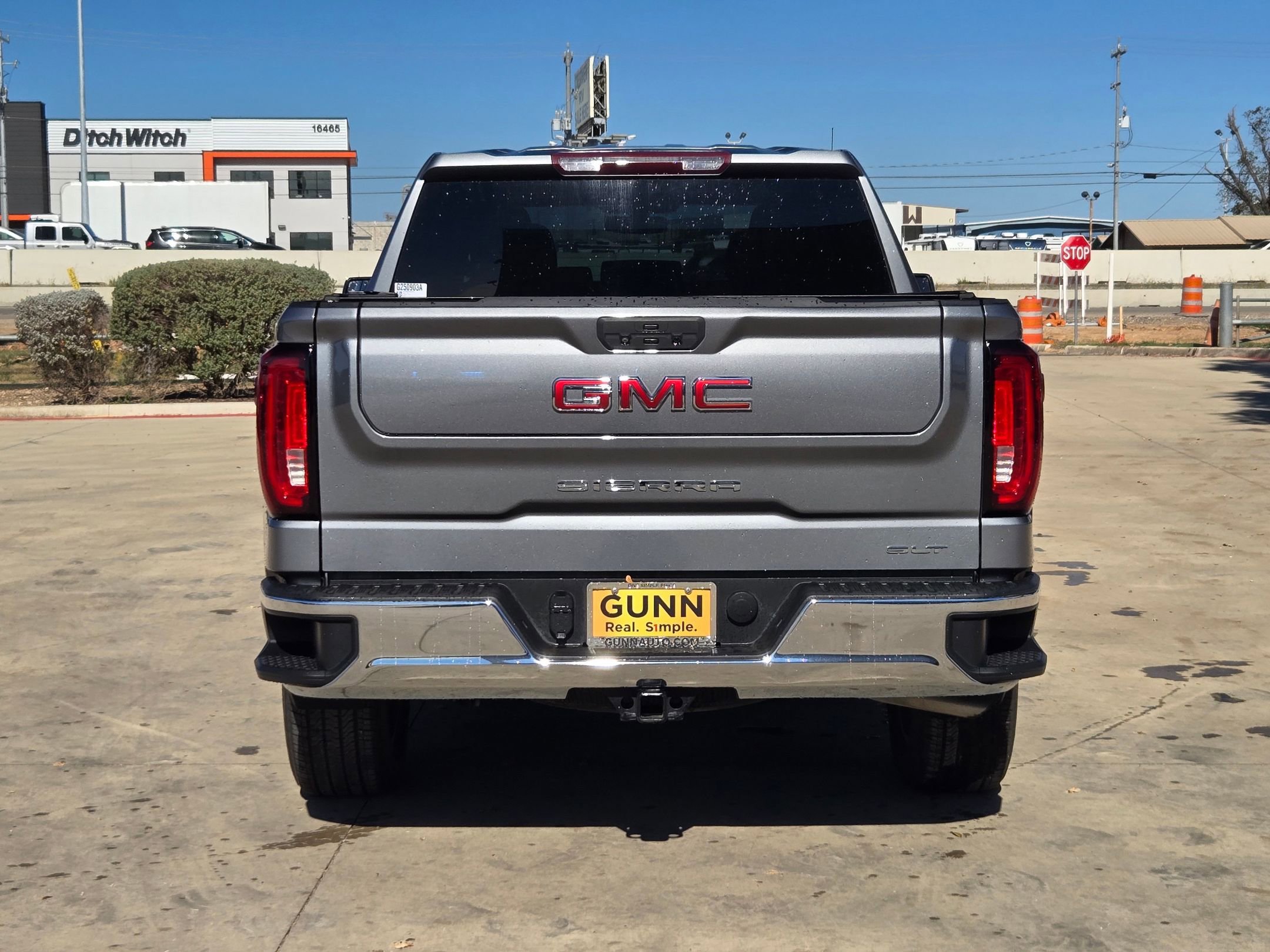 2021 Gmc Sierra 1500 SLT photo 2