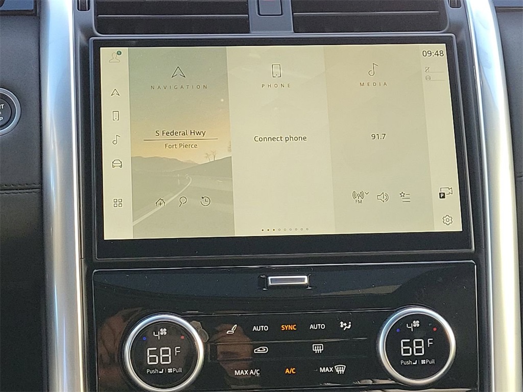 2025 Land Rover Discovery S photo 19