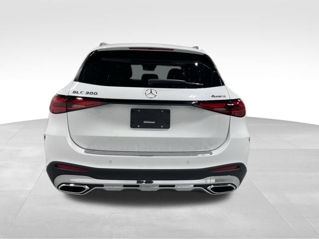 2026 Mercedes Benz GLC 300 4MATIC photo 4