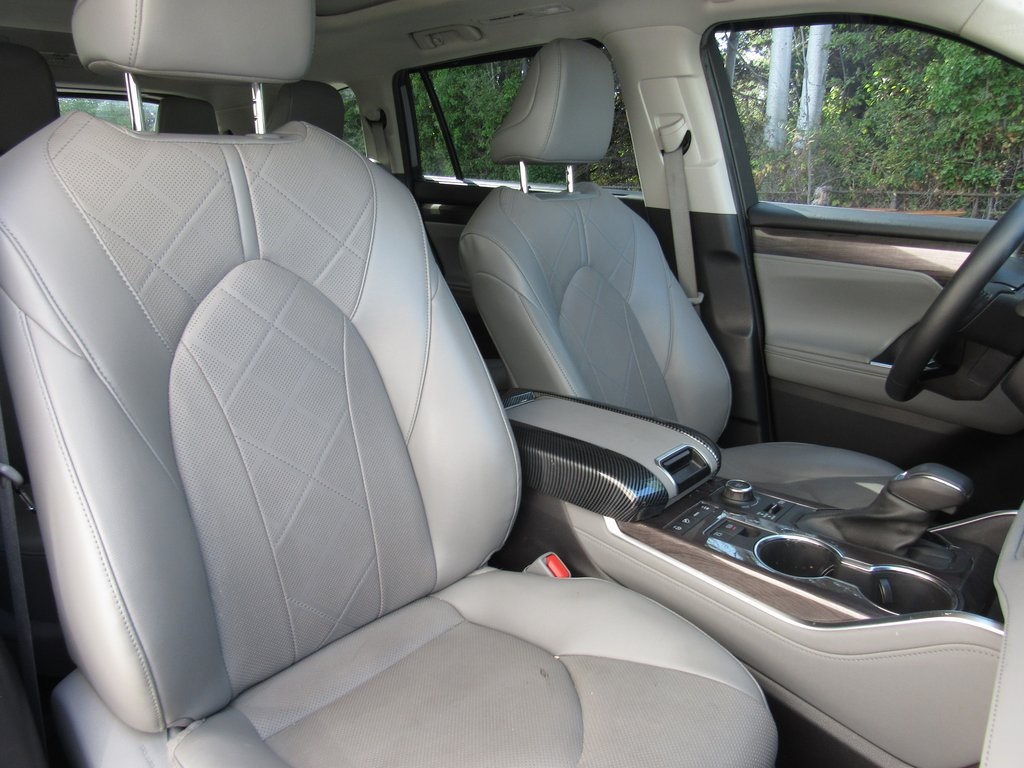 2022 Toyota Highlander Platinum photo 20