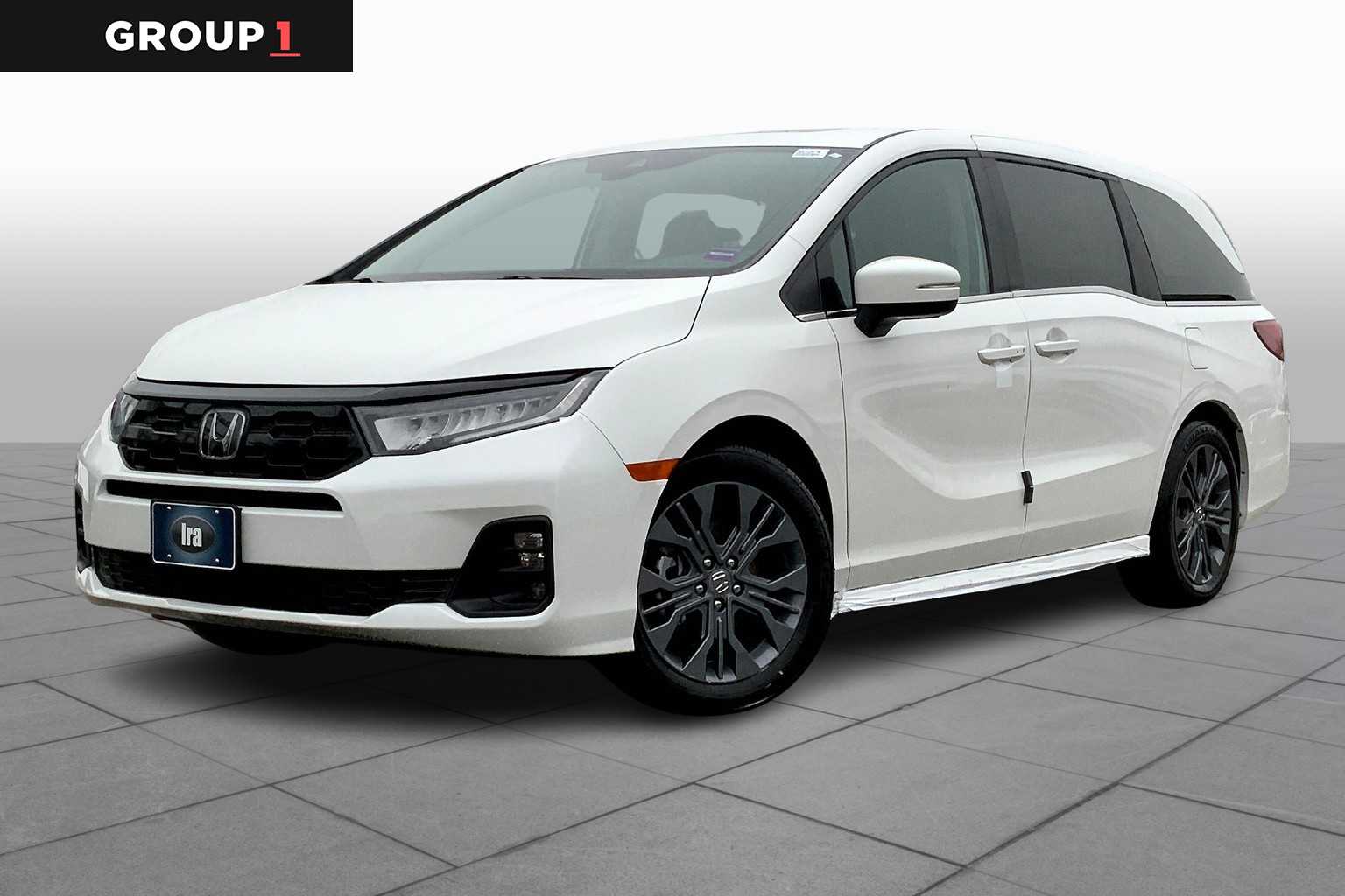 2025 Honda Odyssey Touring photo 3