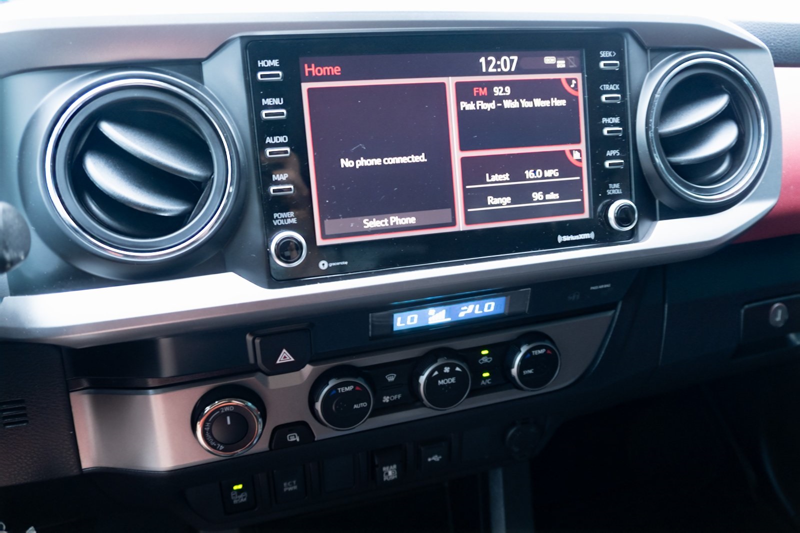 2022 Toyota Tacoma SR5 photo 2