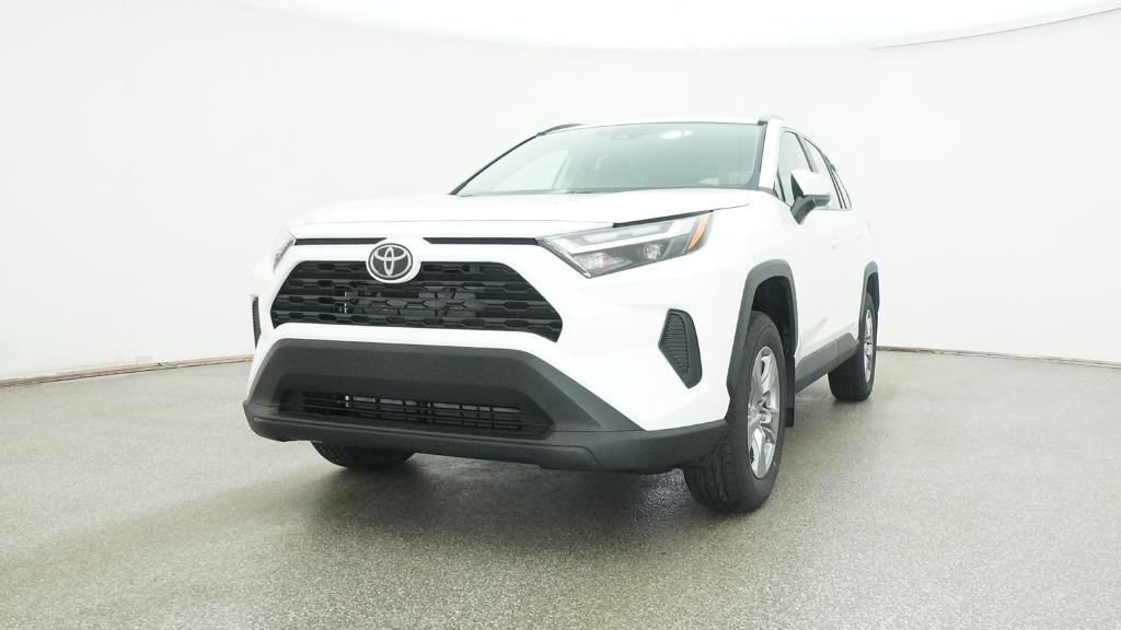 2025 Toyota RAV4 Hybrid XLE photo 3