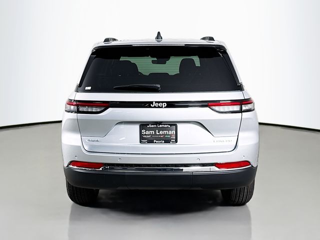 2025 Jeep Grand Cherokee Laredo X photo 3