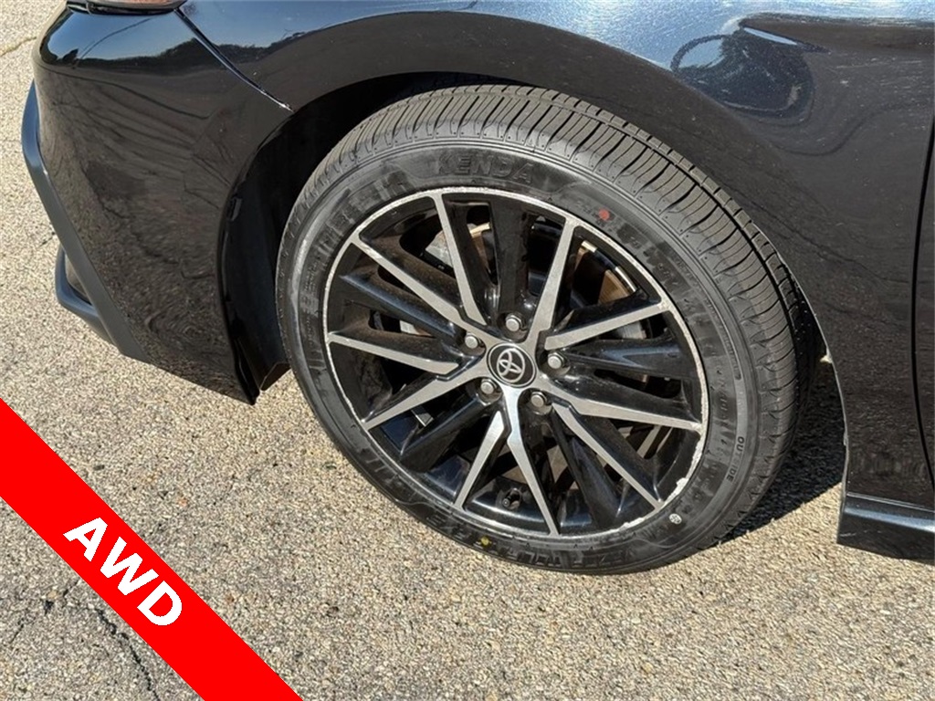2021 Toyota Camry SE photo 3