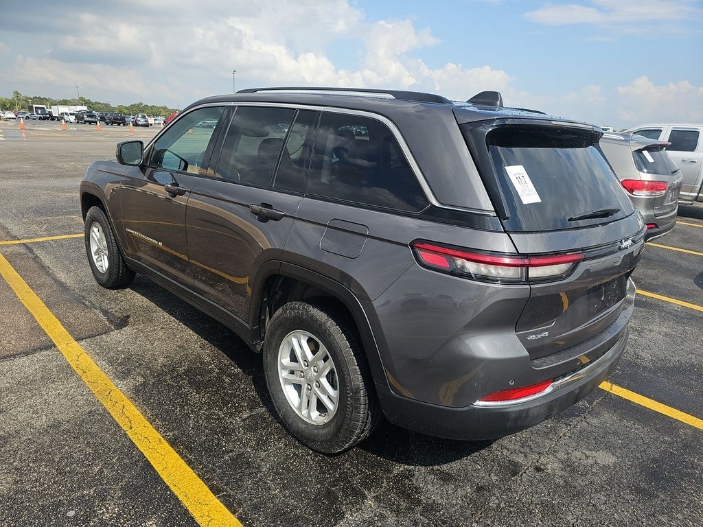 2024 Jeep Grand Cherokee Laredo photo 4