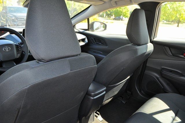 2024 Toyota Prius LE photo 13