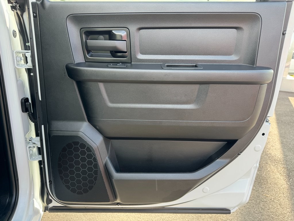 2022 Ram 3500 Tradesman photo 14