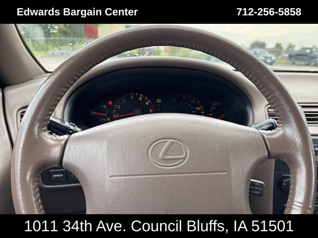 1996 Lexus ES 300 photo 17