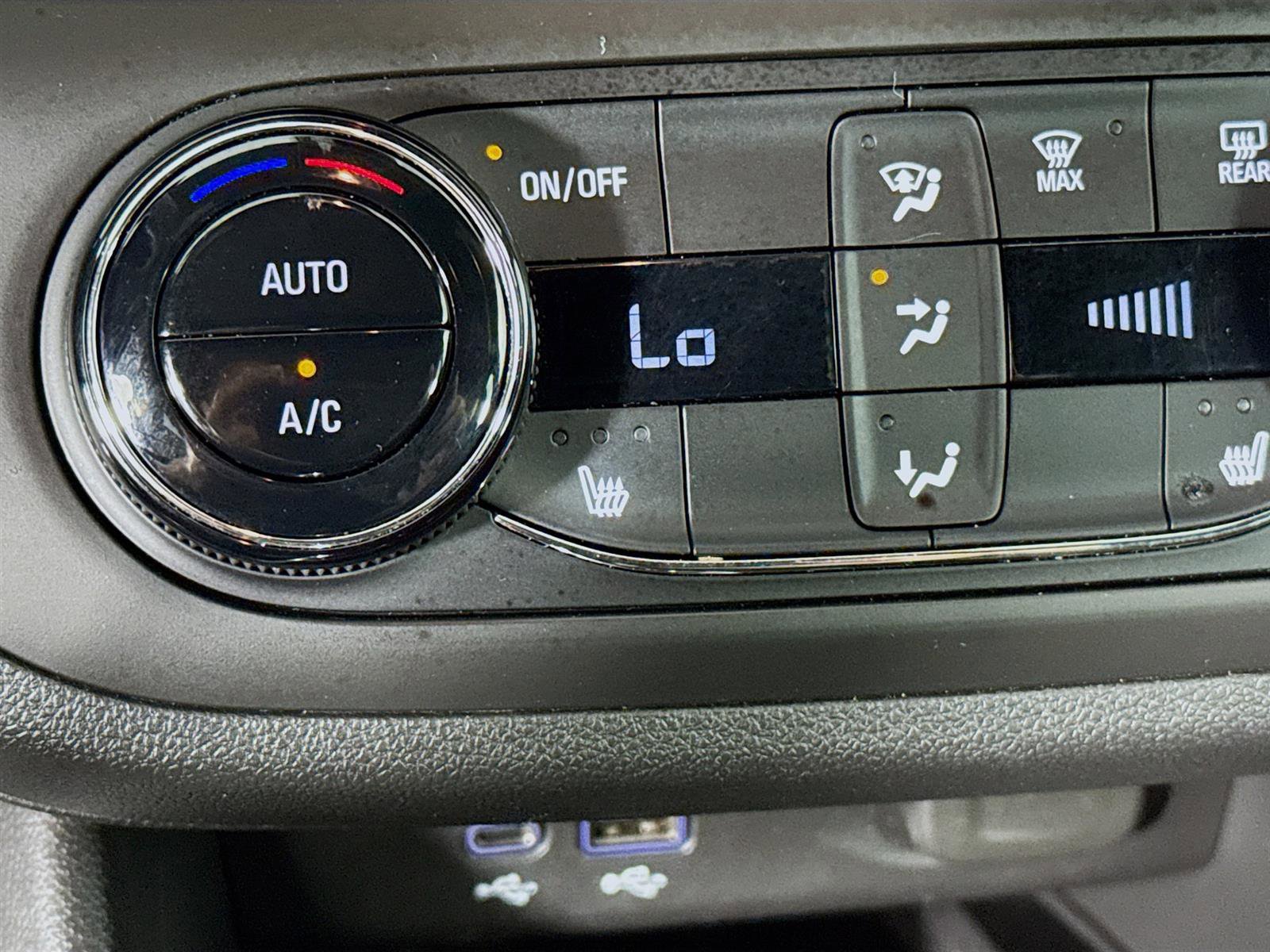 2024 Buick Envista Preferred photo 17